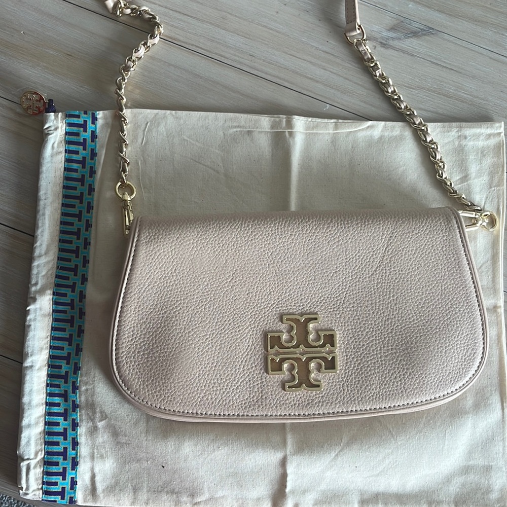 Tory Burch logo bag